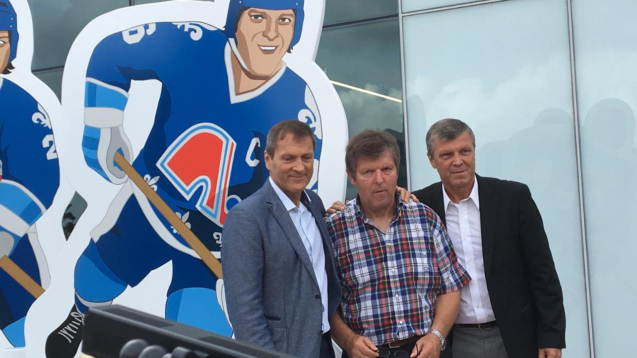 Québec a honoré les frères Stastny — Sports Addik
